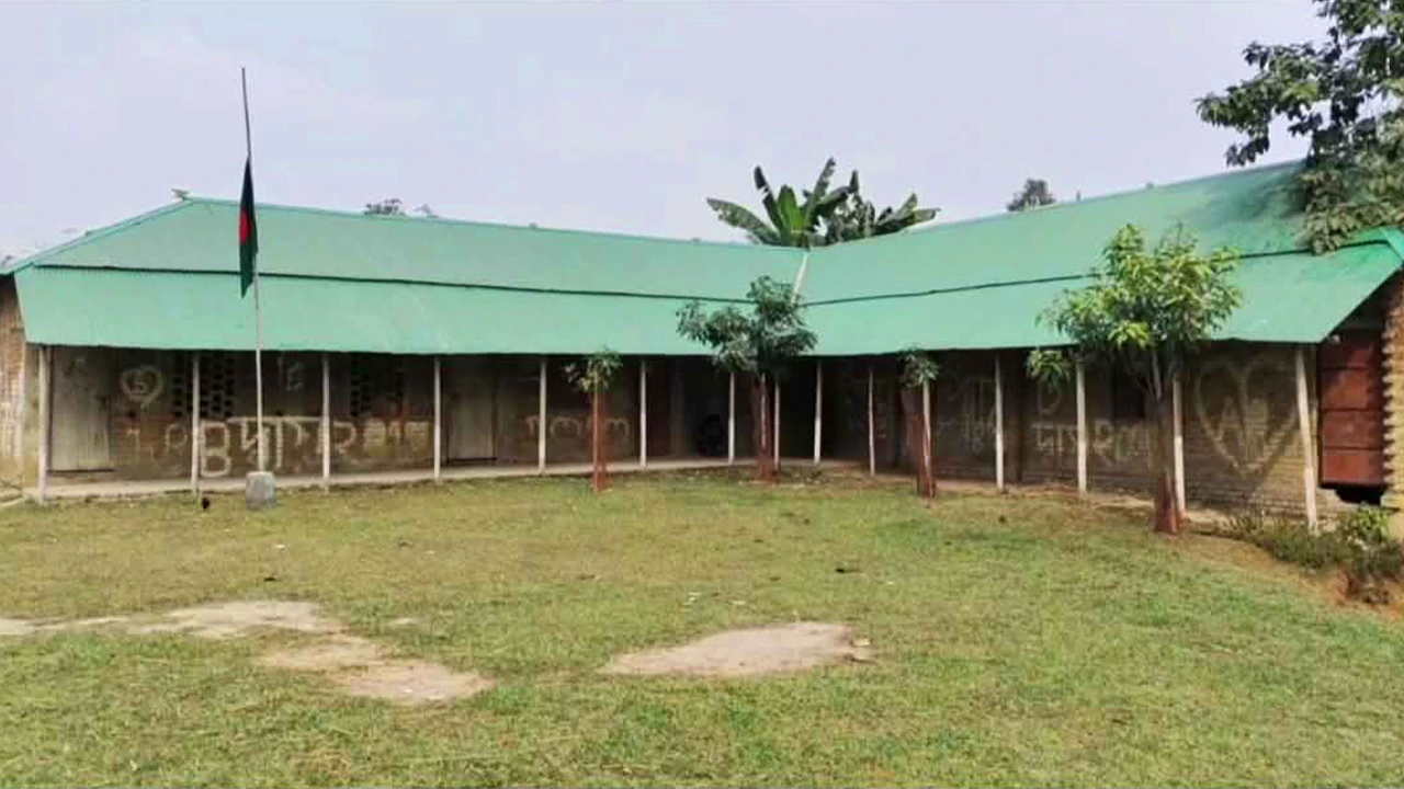 কর্মচারী নিয়োগে ঘুষ নেওয়ার অভিযোগ, মাদ্রাসা ম্যানেজিং কমিটি বাতিল