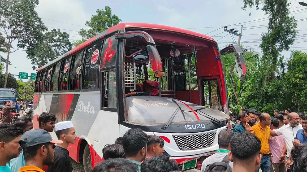 ঈদের দিন গোপালগঞ্জে সড়কে ঝরলো ৫ প্রাণ