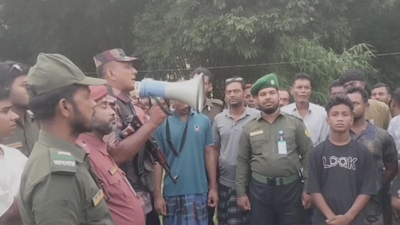 পুশইন রোধে সীমান্তে বিজিবি-আনসার ও গ্রামবাসীদের টহল