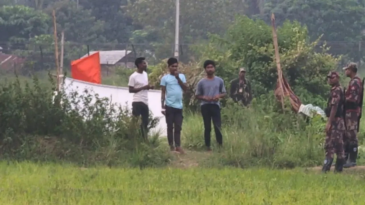 সীমান্তে ১৪ দিন ধরে শূন্যরেখায় খোলা আকাশের নিচে ৩ যুবক