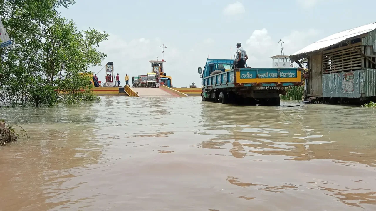 ৫ জেলায় বিপৎসীমা অতিক্রম করতে পারে নদীর পানি