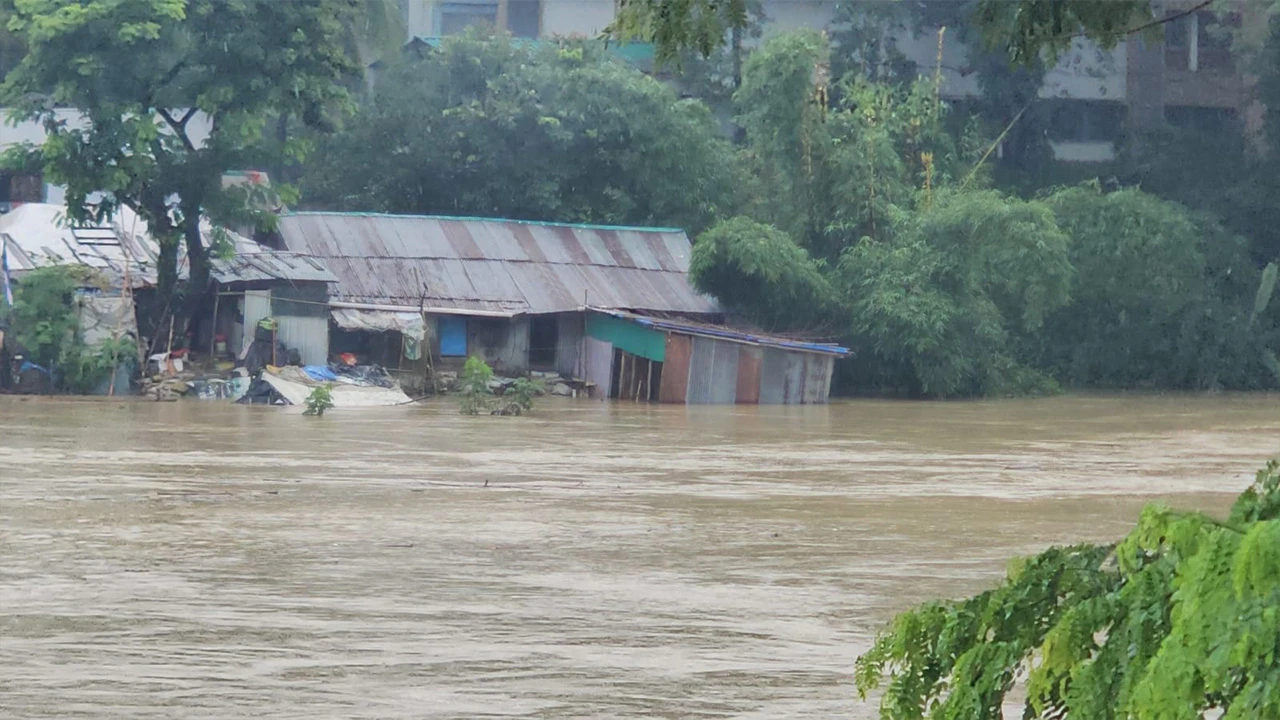 সিলেটে বন্যা ও পাহাড়ধসের শঙ্কা, প্রস্তুত ৫৩৭ আশ্রয়কেন্দ্র