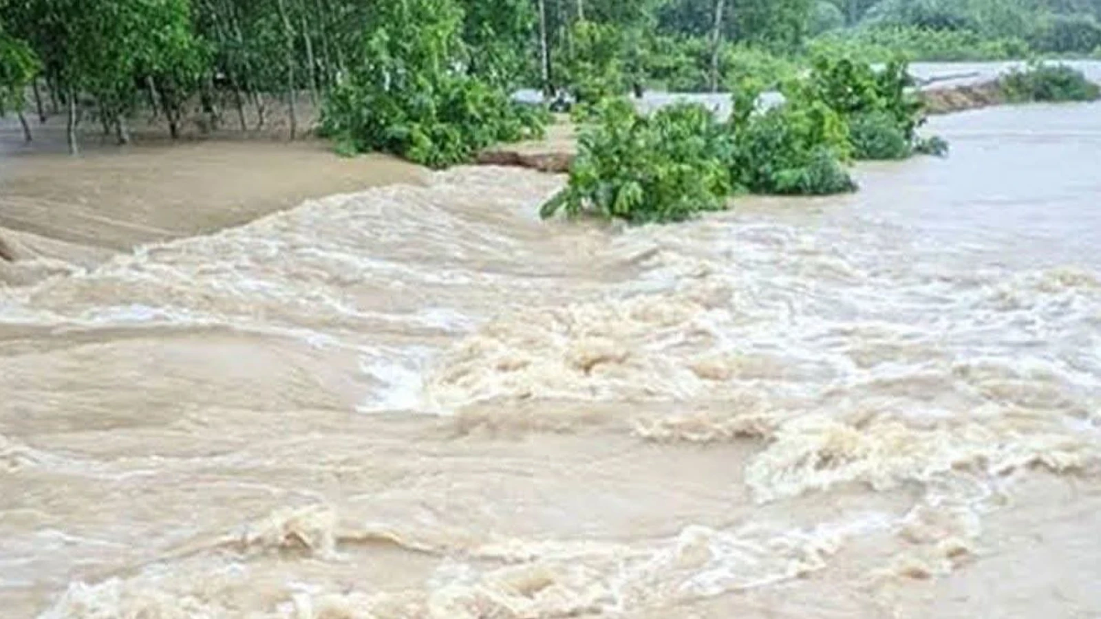 সিলেটে বন্যা ও পাহাড়ধসের শঙ্কা, প্রস্তুত ৫৩৭ আশ্রয়কেন্দ্র