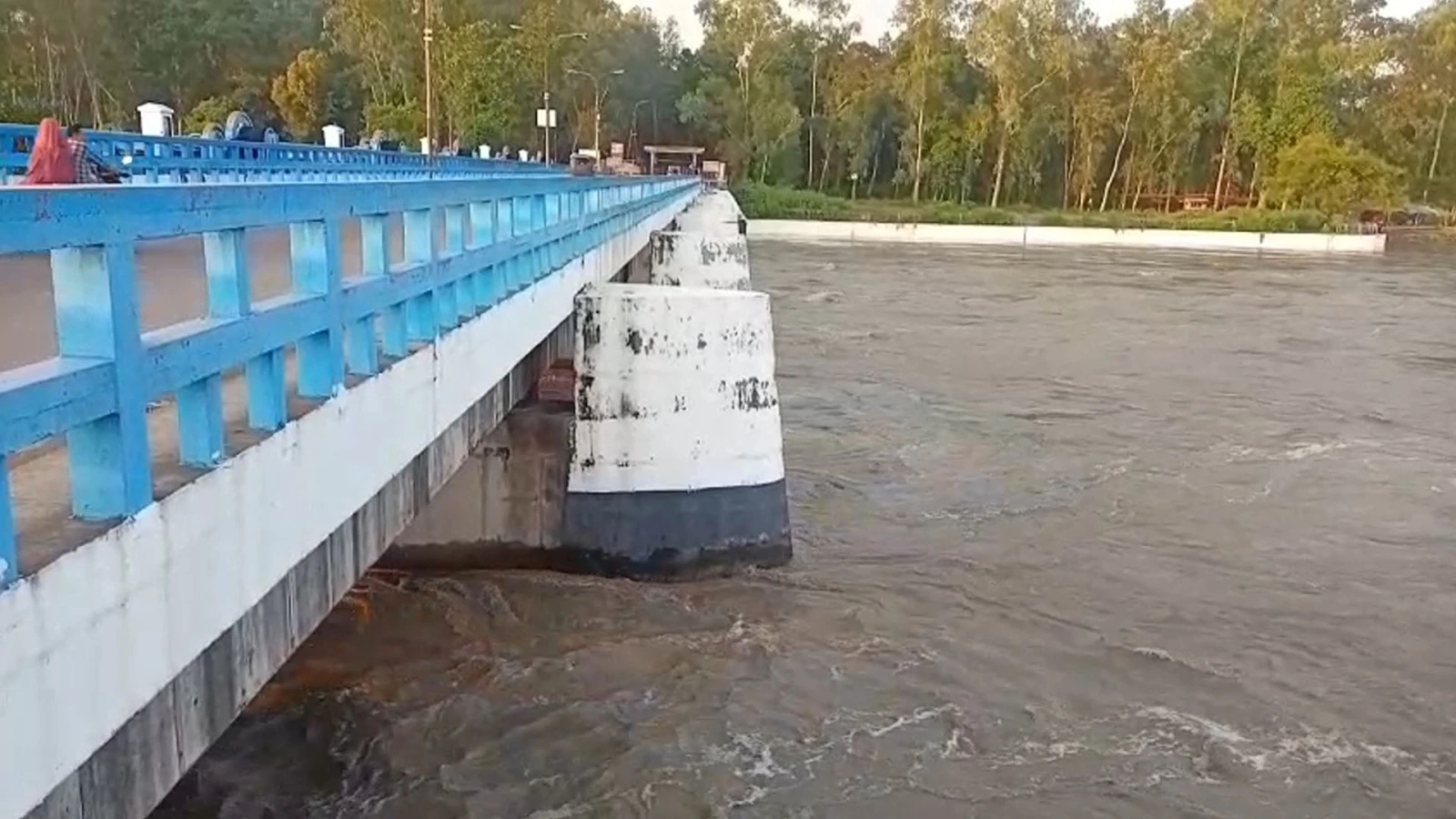 তিস্তার পানি কমলেও তিস্তাপাড়ে বাড়ছে উৎকণ্ঠা
