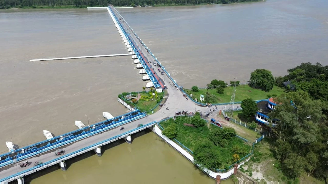 উজানের ঢলে বাড়ছে তিস্তার পানি, বিপৎসীমার ১৩ সেন্টিমিটার উপর