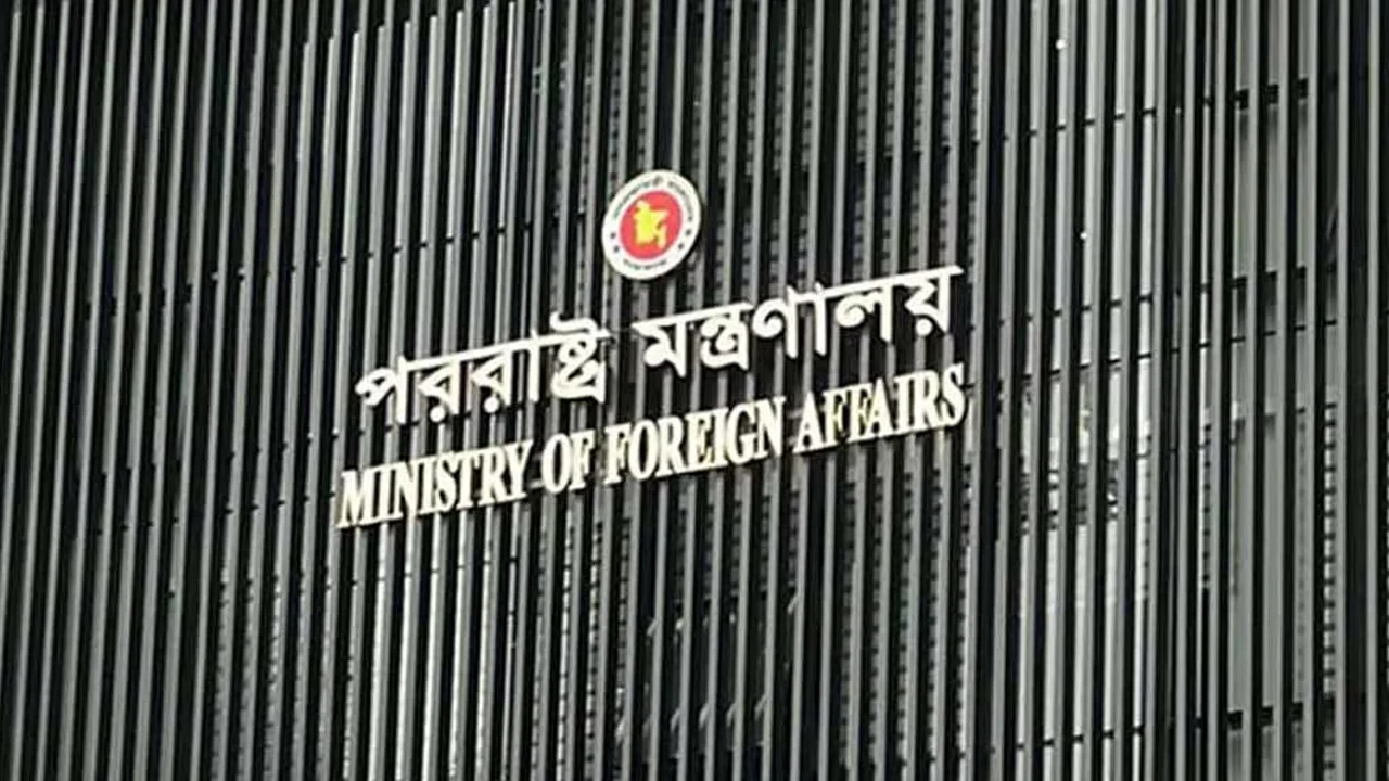 দিল্লিতে শেখ হাসিনার গণমাধ্যমে বক্তব্যে ক্ষুব্ধ ঢাকা