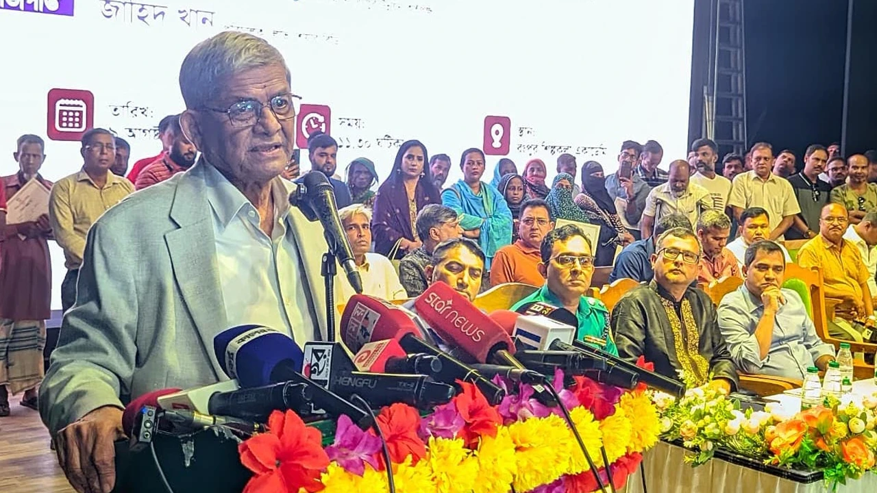 দেশের বিরোধী দল স্বৈরাচার শেখ হাসিনার ভাষায় কথা বলছে