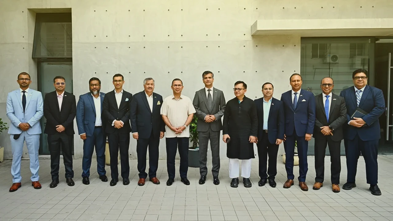 আরও ৫ বিলিয়ন ডলারের মার্কিন বিনিয়োগ আনতে সরকারের সহায়তা চায় অ্যামচেম
