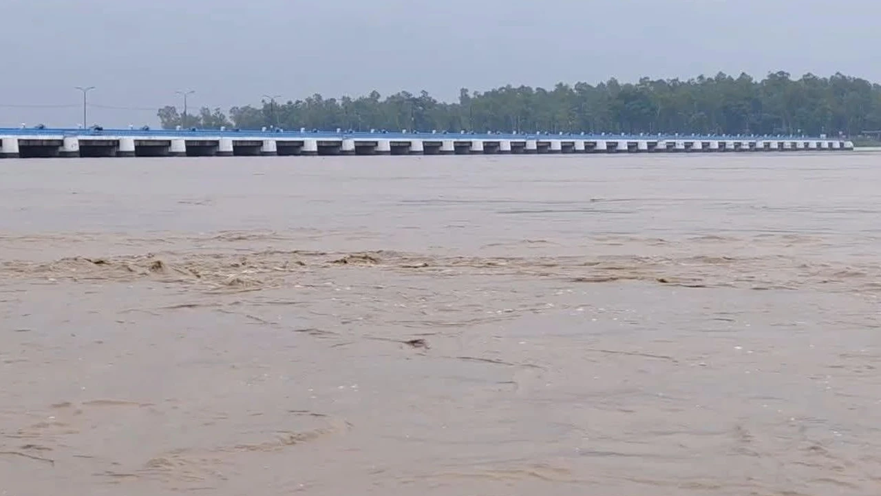 তিস্তার পানি বাড়ছে, ঝুঁকিতে ৩ জেলার নিম্নাঞ্চল