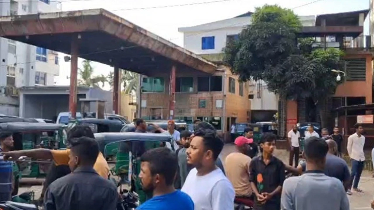 গ্যাস সংকটে সিলেটে চালকদের বিক্ষোভ