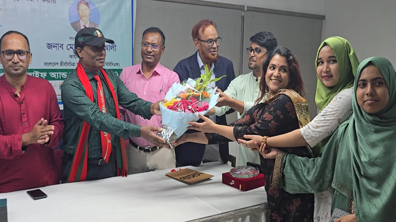 জাতীয় পুরস্কারপ্রাপ্ত আদনান আজাদ ও হাসমত আলীকে সংবর্ধনা