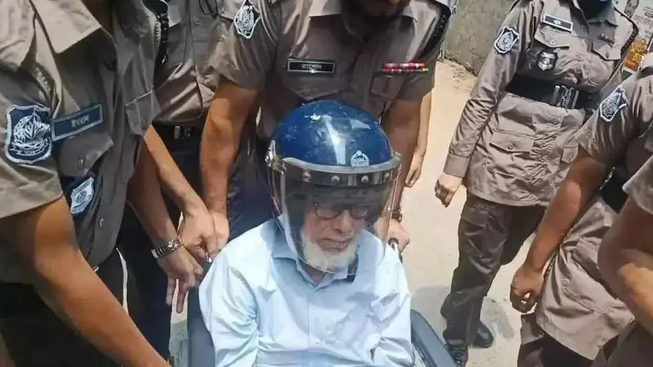 আদালতের অনুমতি ছাড়া দেশত্যাগ করতে পারবেন না খায়রুল হক