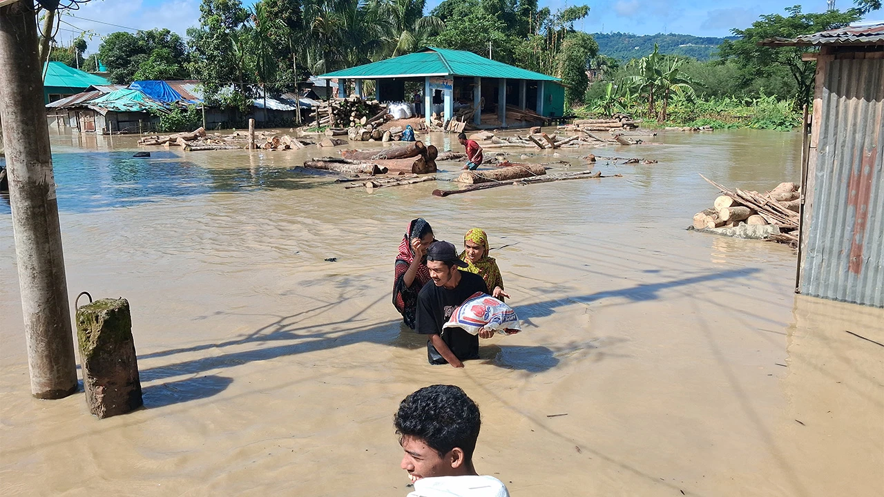 ভারী বৃষ্টিতে খাগড়াছড়ির নিম্নাঞ্চল প্লাবিত, বিপাকে হাজারো মানুষ