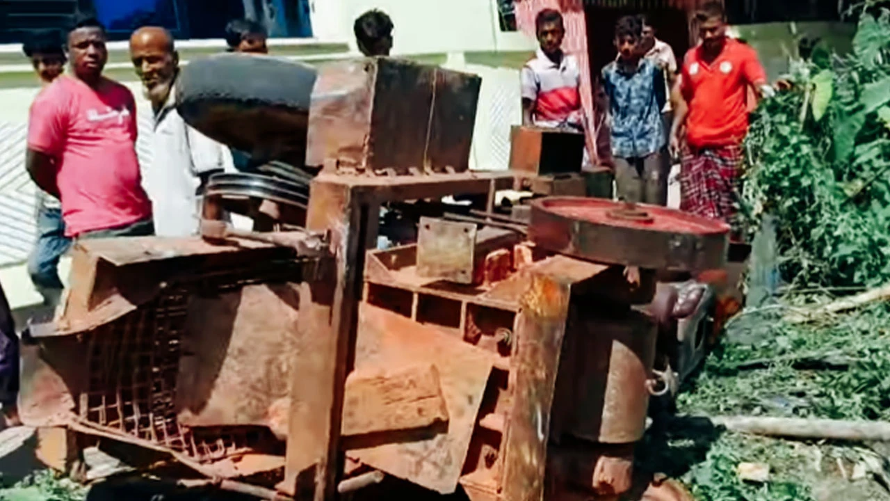 ইটভাঙা গাড়ি উল্টে নিহত ১