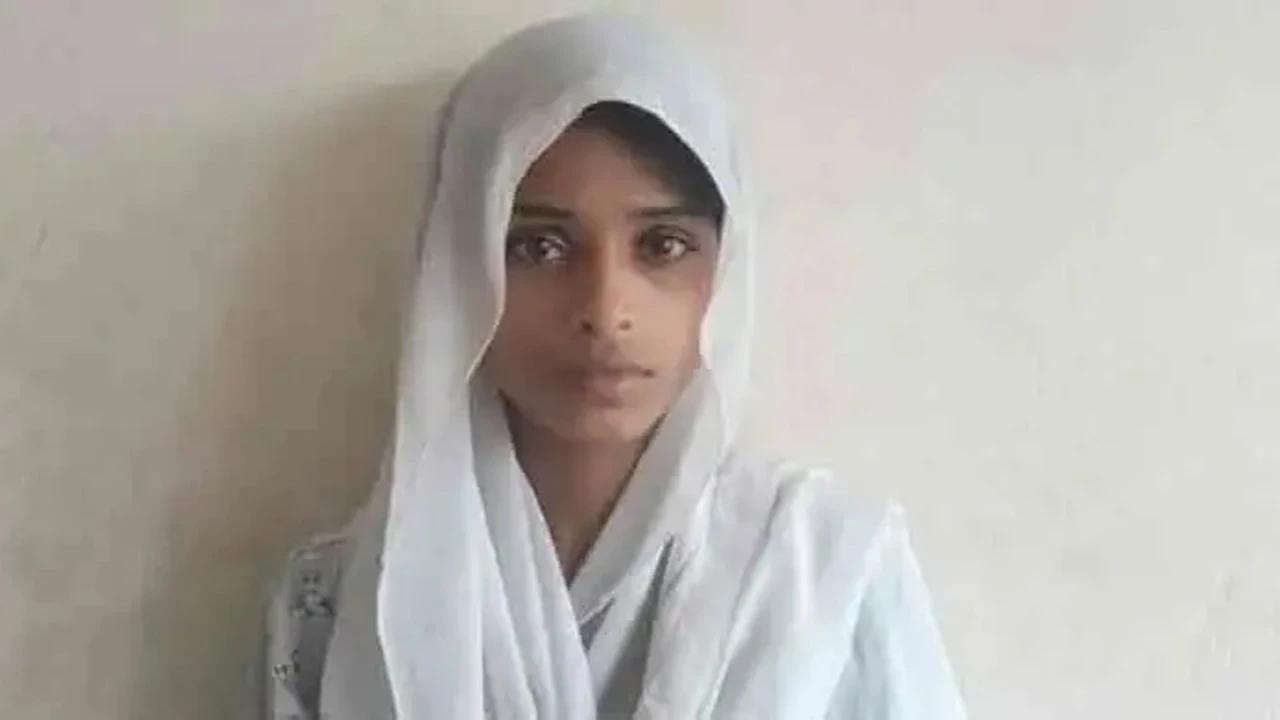 থানা থেকে পালানো সেই মিতু গ্রেপ্তার