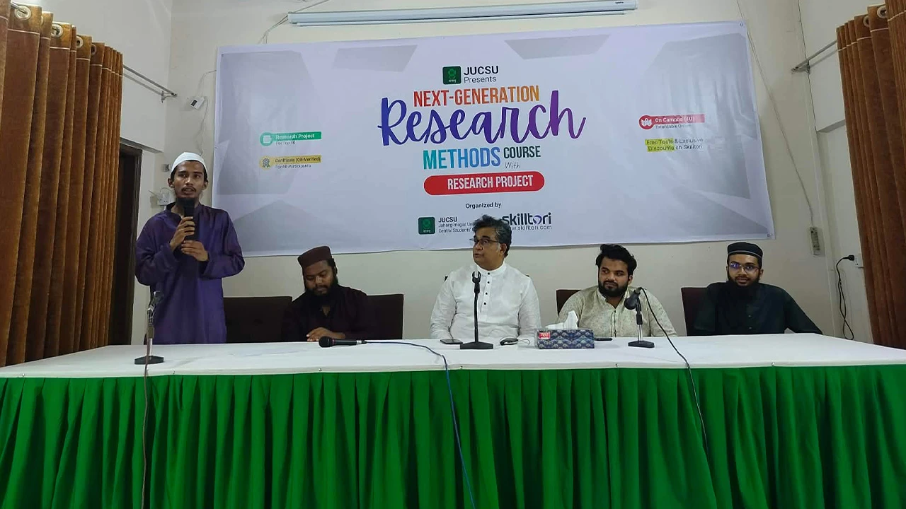 শিক্ষার্থীদের গবেষণামুখী করতে জাকসুর উদ্যোগ