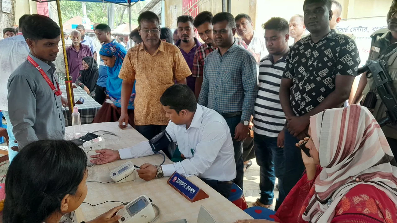 কাকিনায় বিনামূল্যে ডায়াবেটিস ও উচ্চ রক্তচাপ নির্ণয় ক্যাম্প অনুষ্ঠিত