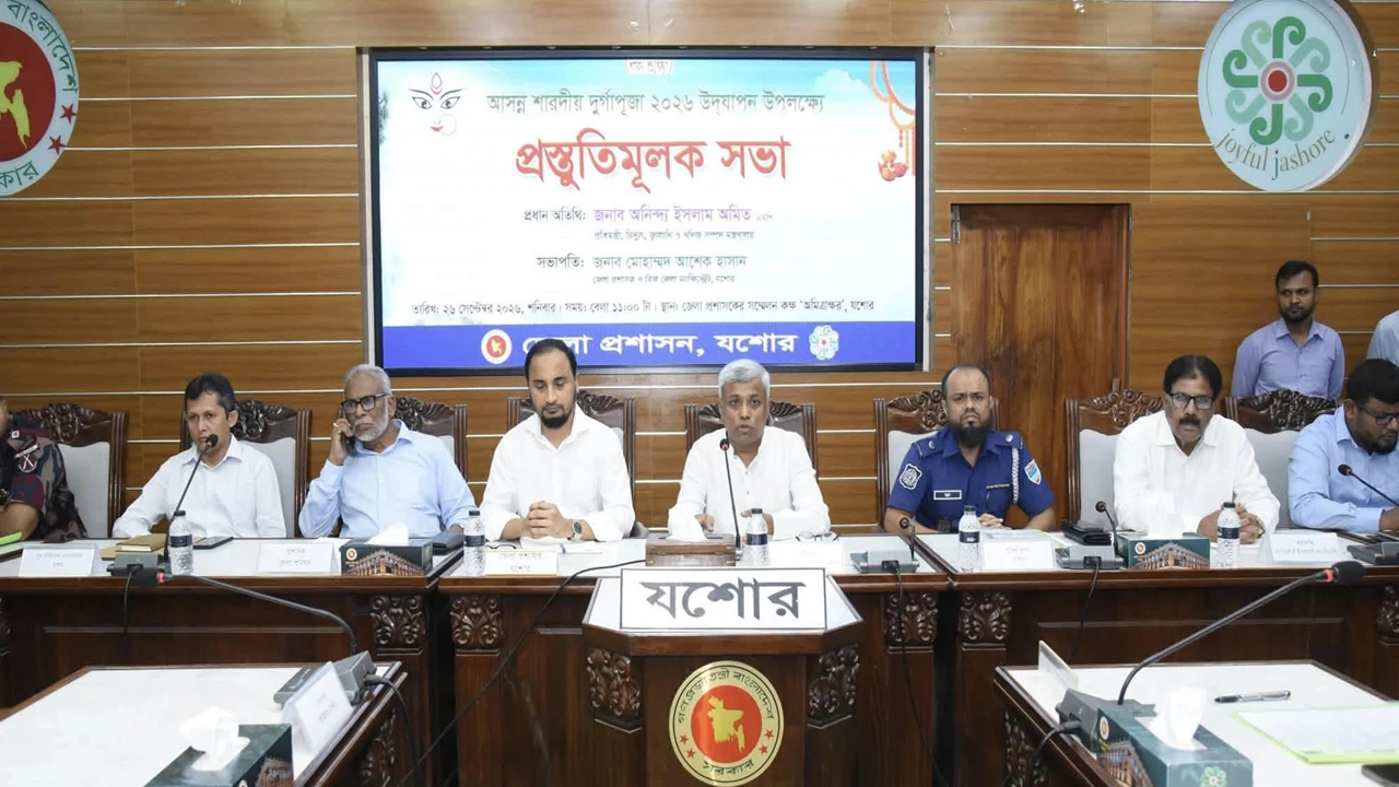 দুর্গাপূজায় অপ্রয়োজনীয় আলোকসজ্জা না করার আহ্বান