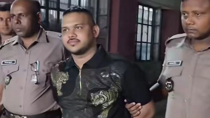 প্রিজনভ্যান থেকে পালালো শীর্ষ সন্ত্রাসী ‘পিচ্চি রাজ’