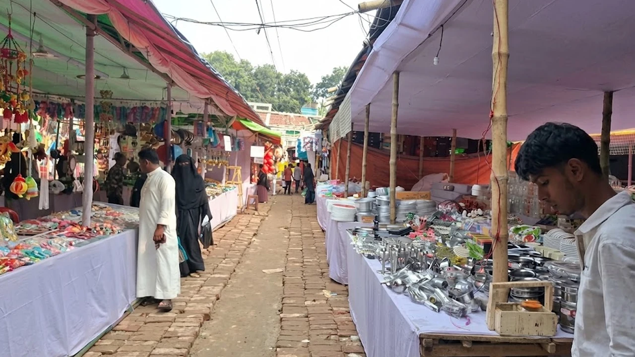 দুইশ বছরের ঐতিহ্যবাহী গুড়পুকুর মেলা, ফিরল পুরোনো স্মৃতিও