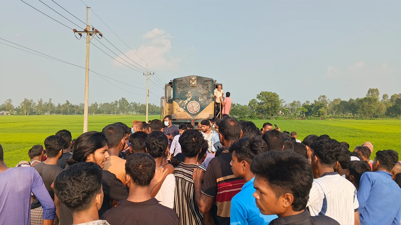 আদিতমারীতে ট্রেনে কাটা পড়ে অজ্ঞাত নারীর মৃত্যু