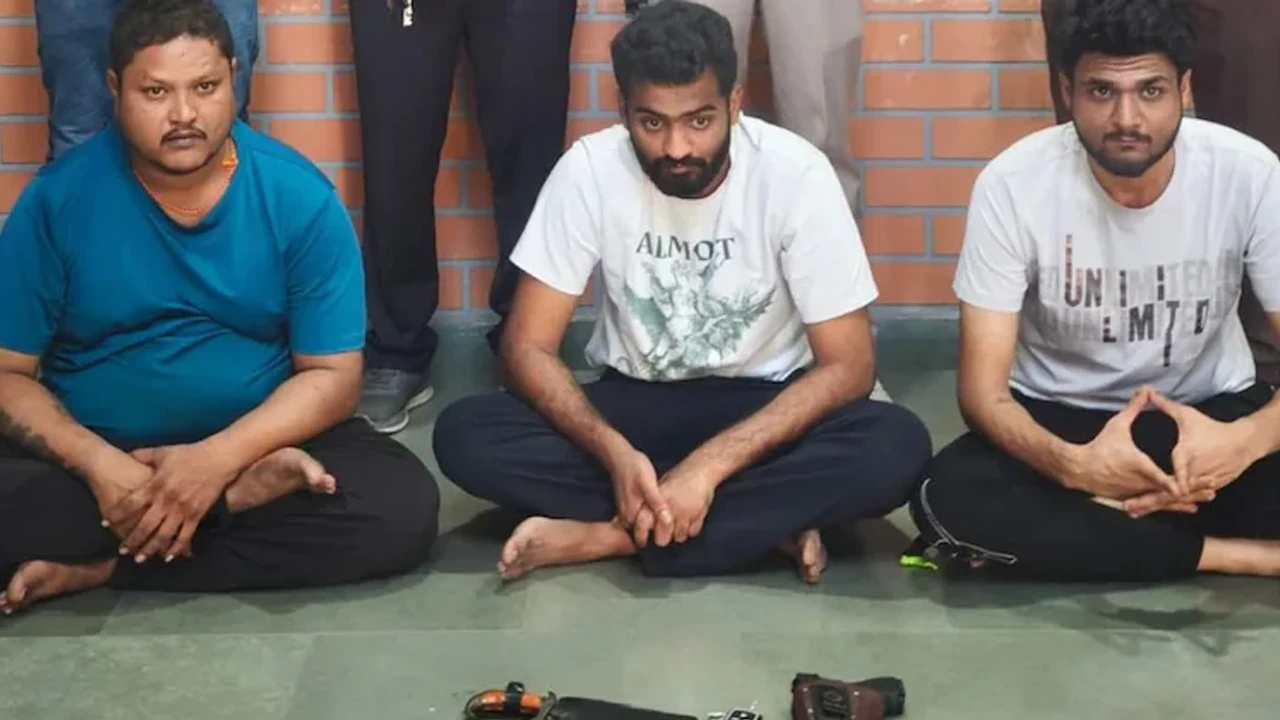 কথা বলা বন্ধ করায় প্রেমিকার বাবাকে অপহরণ, গ্রেপ্তার ৩