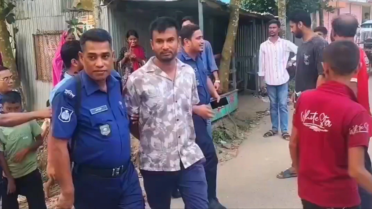 কসবায় পুলিশ পরিচয়ধারী প্রতারক আটক