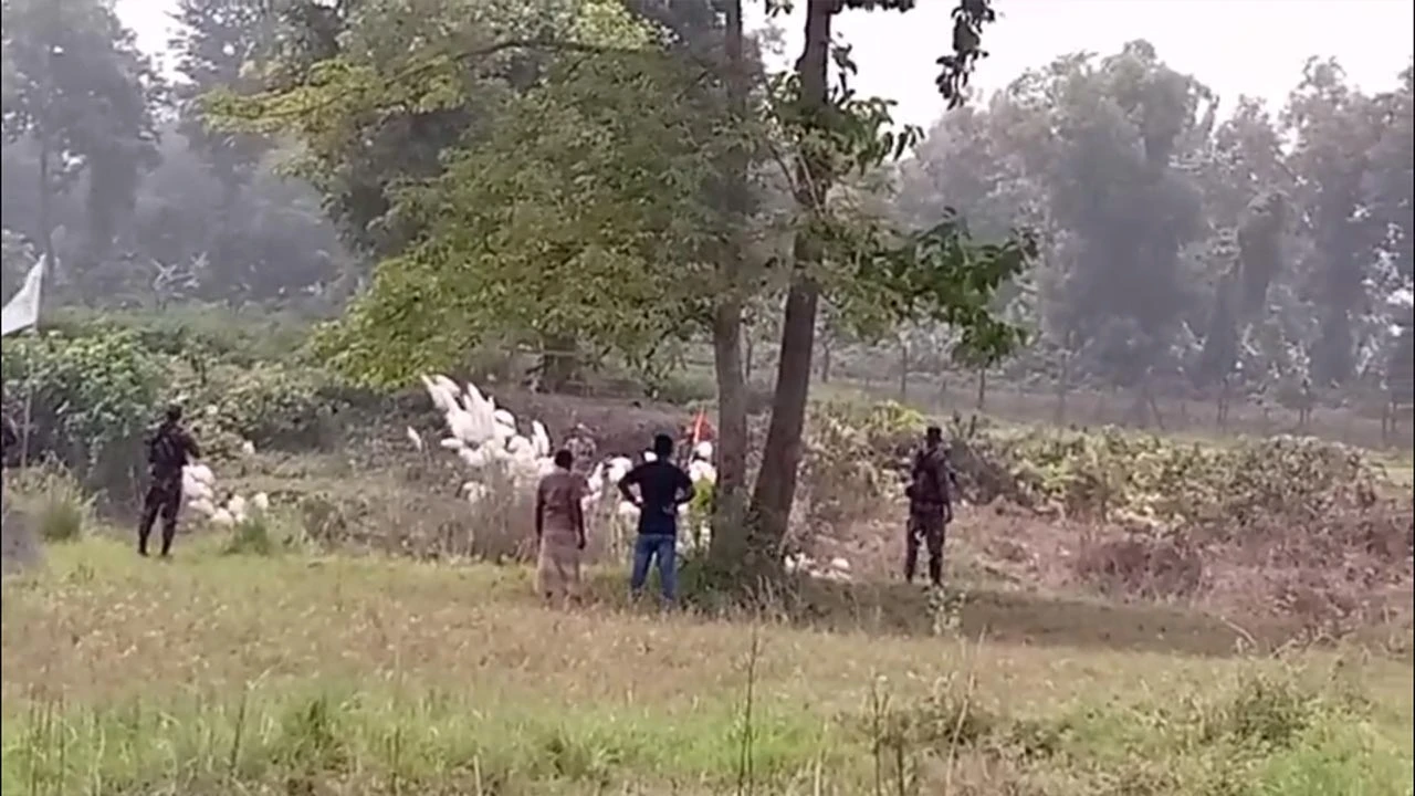 বিএসএফের গুলিতে বাংলাদেশি কৃষক আহত, ১ ভারতীয় আটক