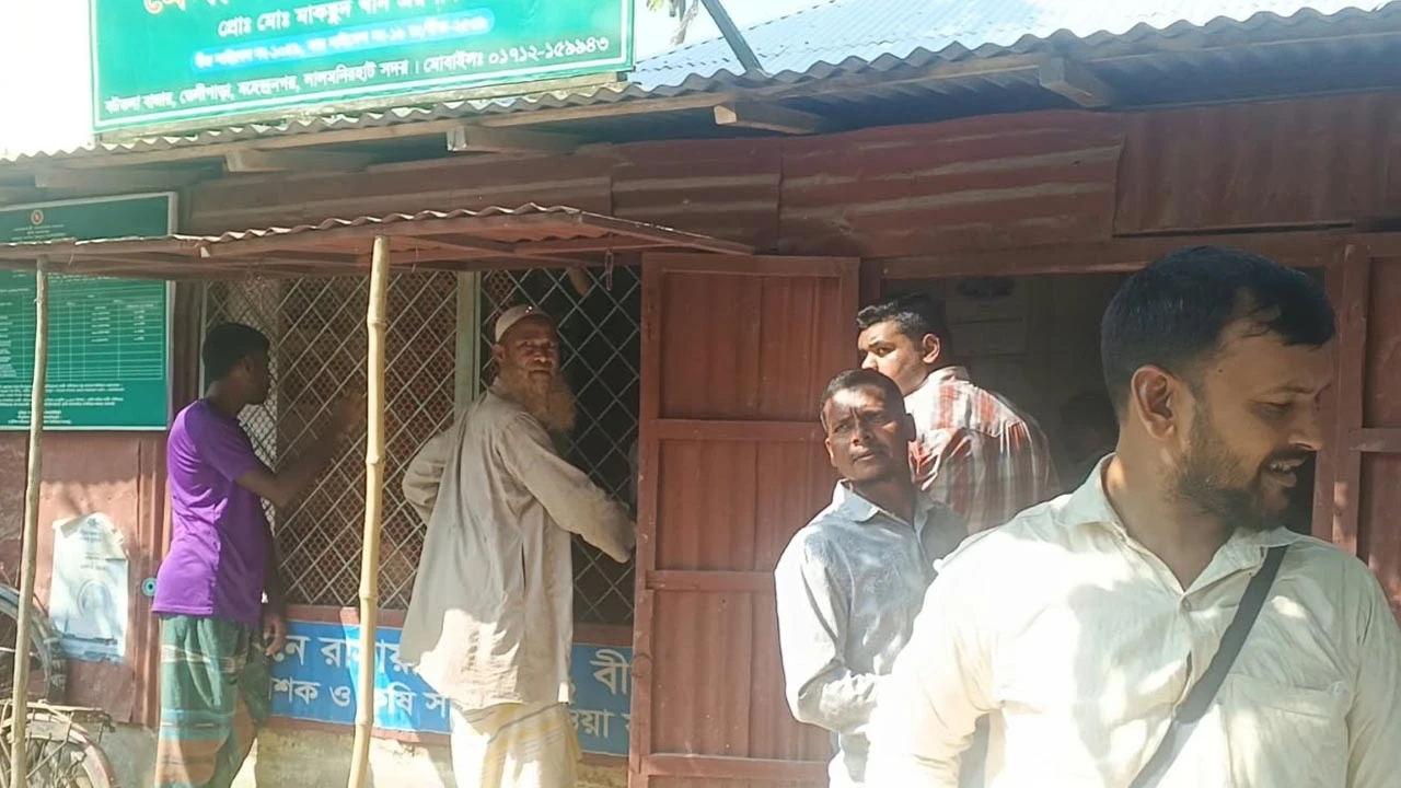 সার বিক্রিতে অনিয়ম, ডিলারকে জরিমানা