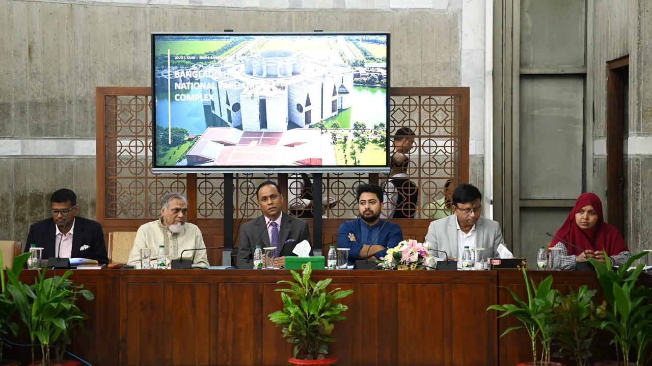 সংসদ ভবন এলাকায় সোলার প্যানেল স্থাপনের সুযোগ খতিয়ে দেখছে কমিটি
