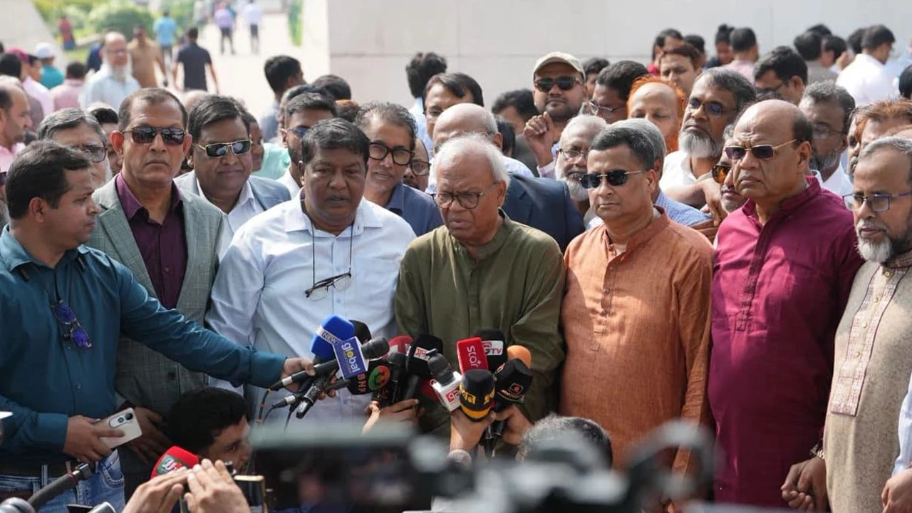 ডেঙ্গু প্রতিরোধে প্রধানমন্ত্রী নিজে তদারকি করছেন: রিজভী