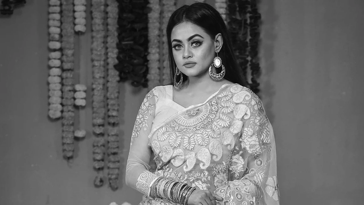 ক্যানসারের সাথে লড়াই করে চিরবিদায় তুলনা’র