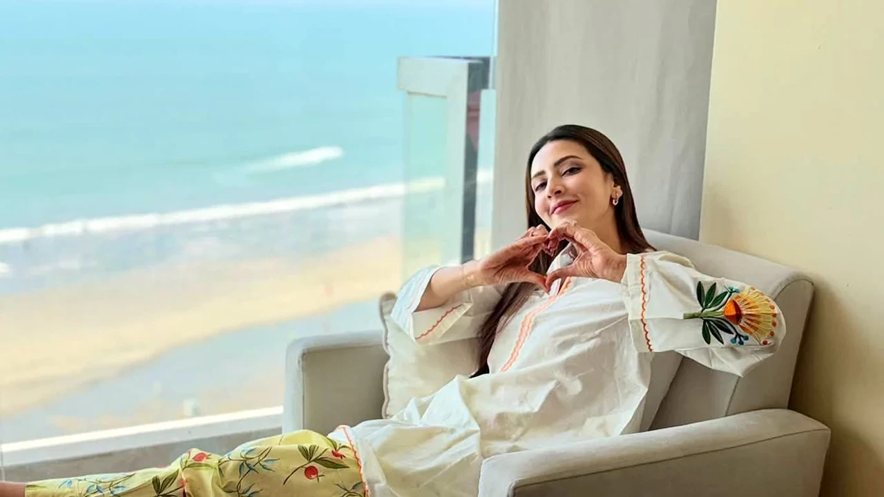 কক্সবাজারে গেলেই ঘরের মতো অনুভূতি হয় মিমের