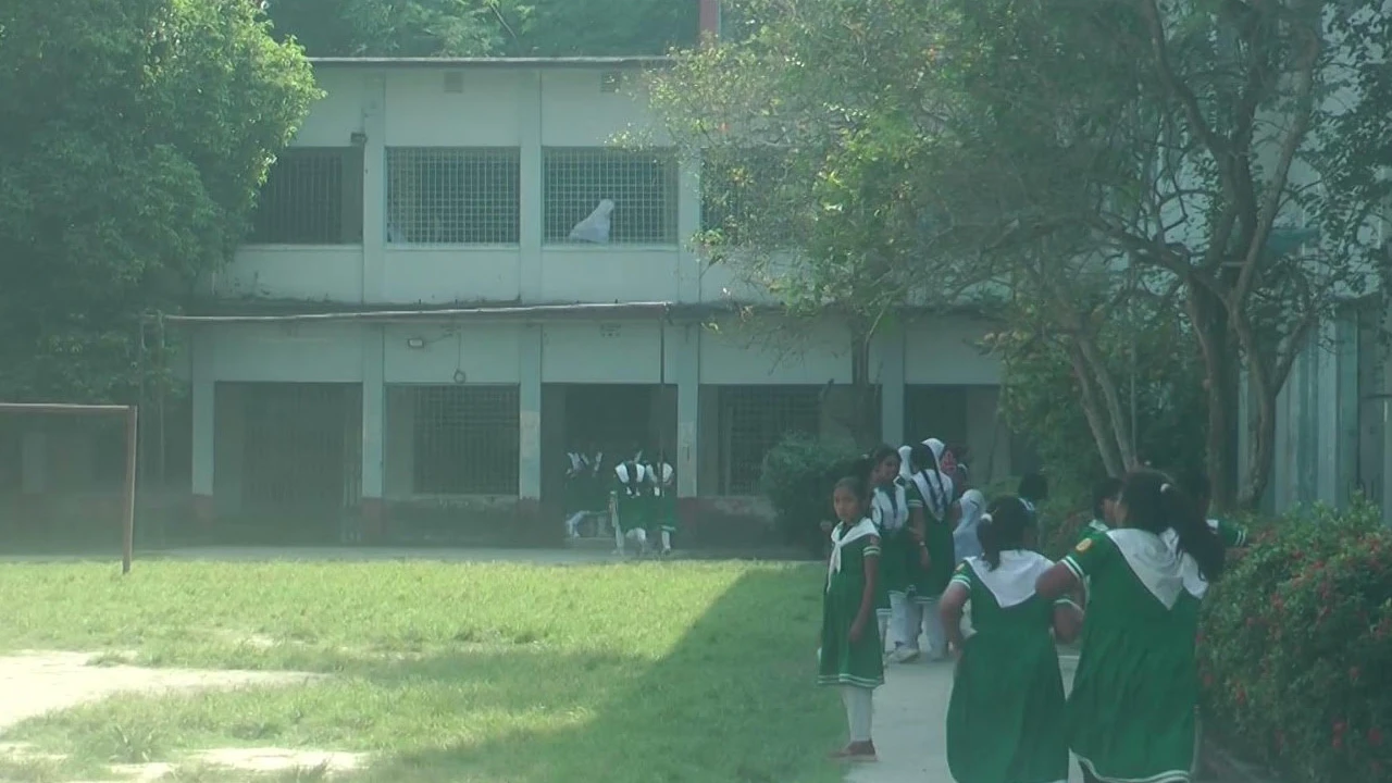 ১৫০০ টাকায় প্রশ্ন ফাঁস, বিদ্যালয়ের পরীক্ষা স্থগিত