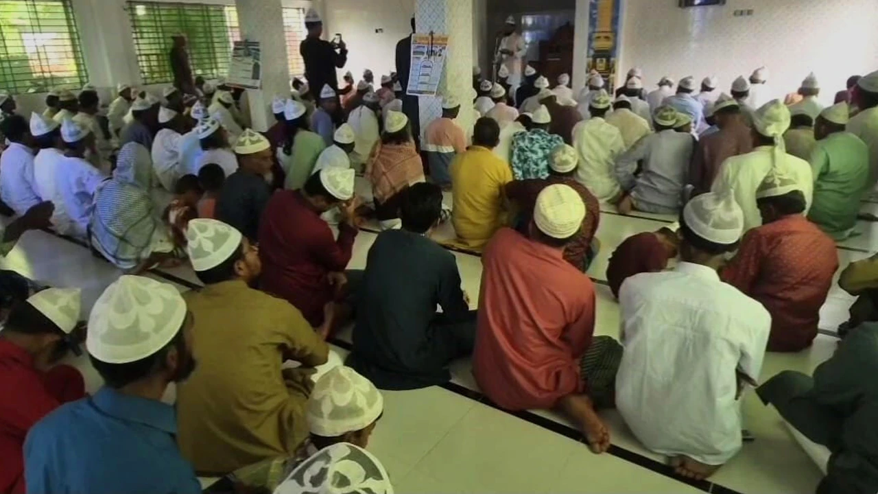 একদিন আগেই ঈদ উদযাপন করলেন কটিয়াদীর ৩ শতাধিক মানুষ