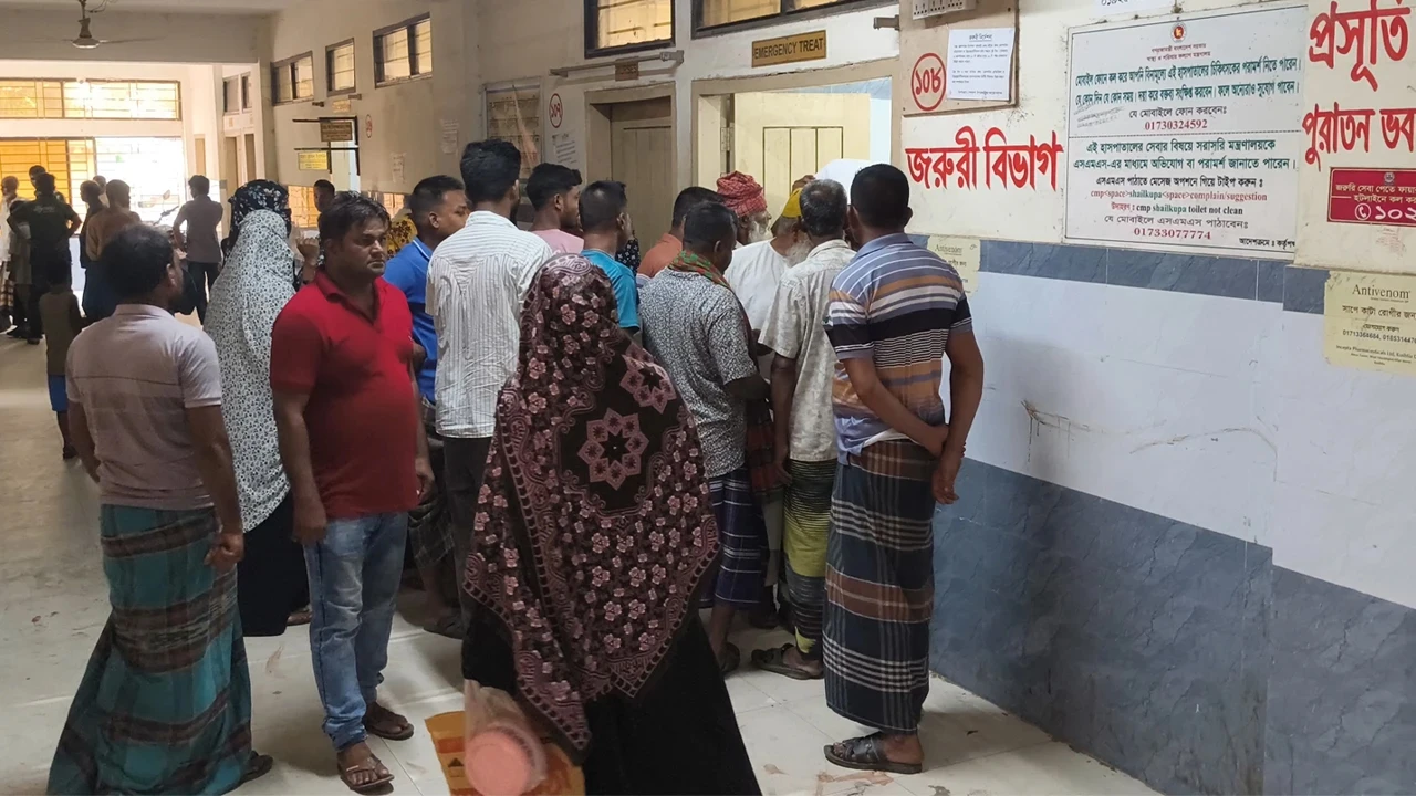 শৈলকূপায় দুই গ্রুপের সংঘর্ষে আহত ৬০