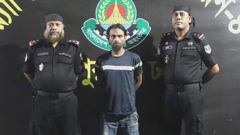 যুবককে ইট মেরে মোটরসাইকেল ছিনতাইয়ের চেষ্টার ঘটনায় গ্রেপ্তার ২