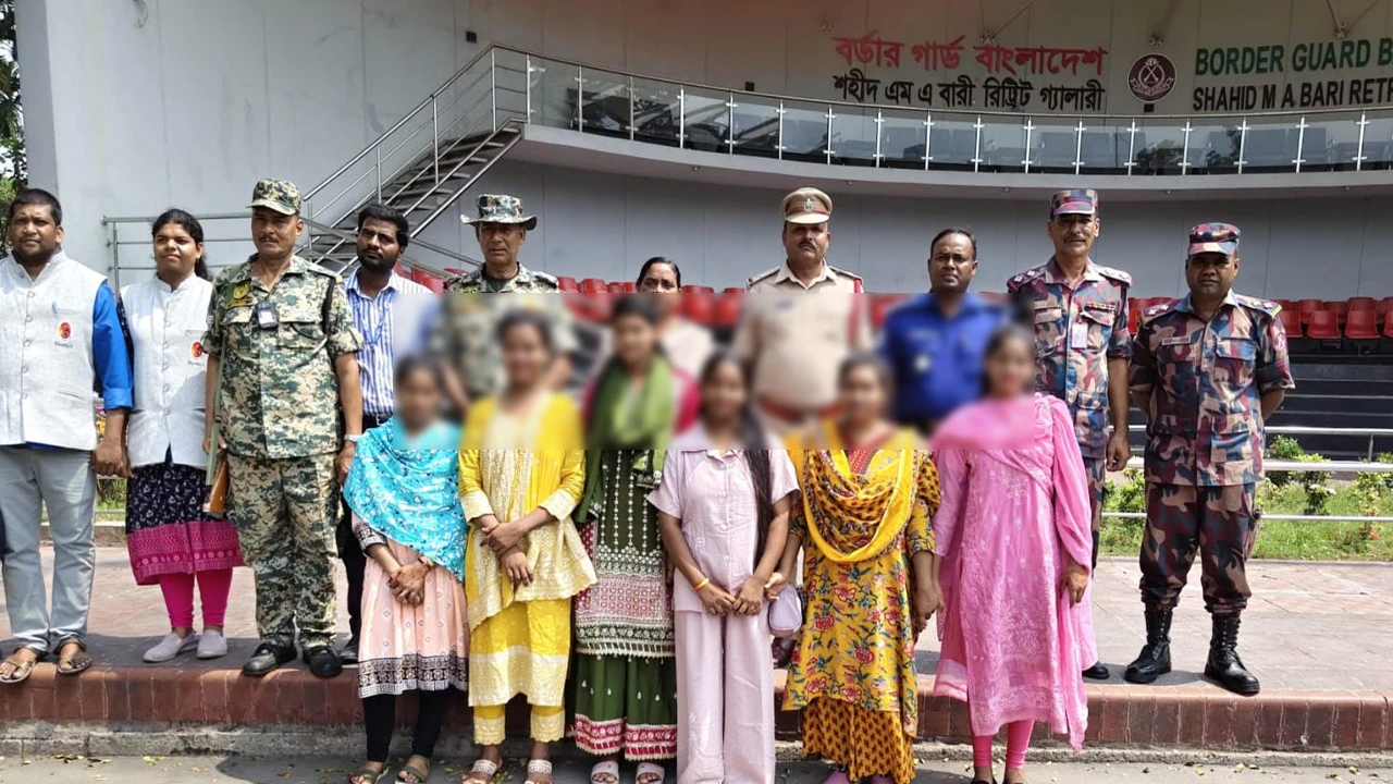 দালালের খপ্পরে পড়ে ভারতে পাচার হওয়া ৬ নারী ফিরলেন দেশে