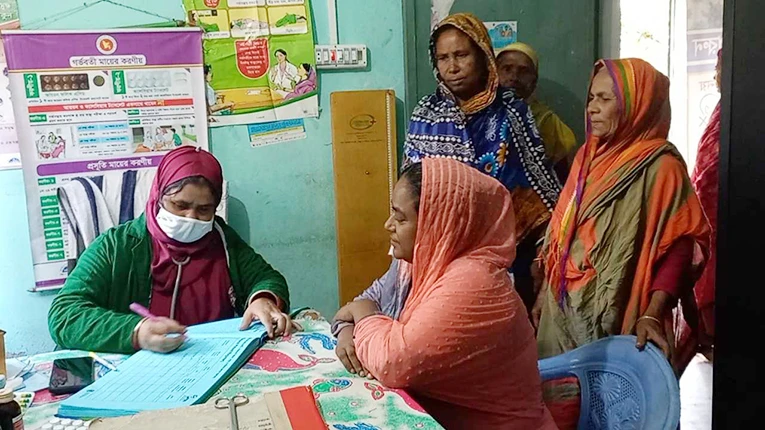 স্বাস্থ্যকর্মী ও মিডওয়াইফ নিয়োগ দেবে সরকার
