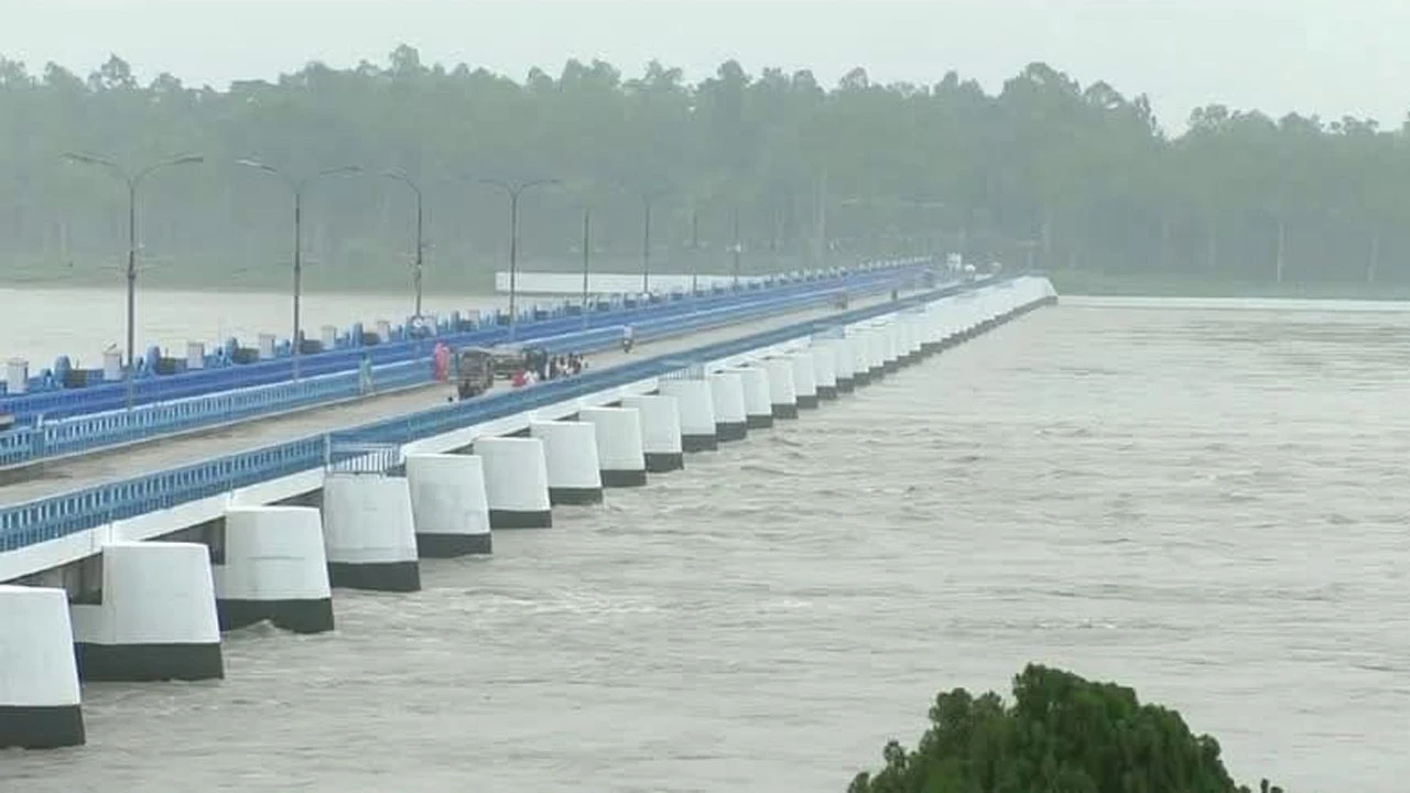 বিপদসীমার ওপরে তিস্তা, লালমনিরহাটের বন্যারর শঙ্কা