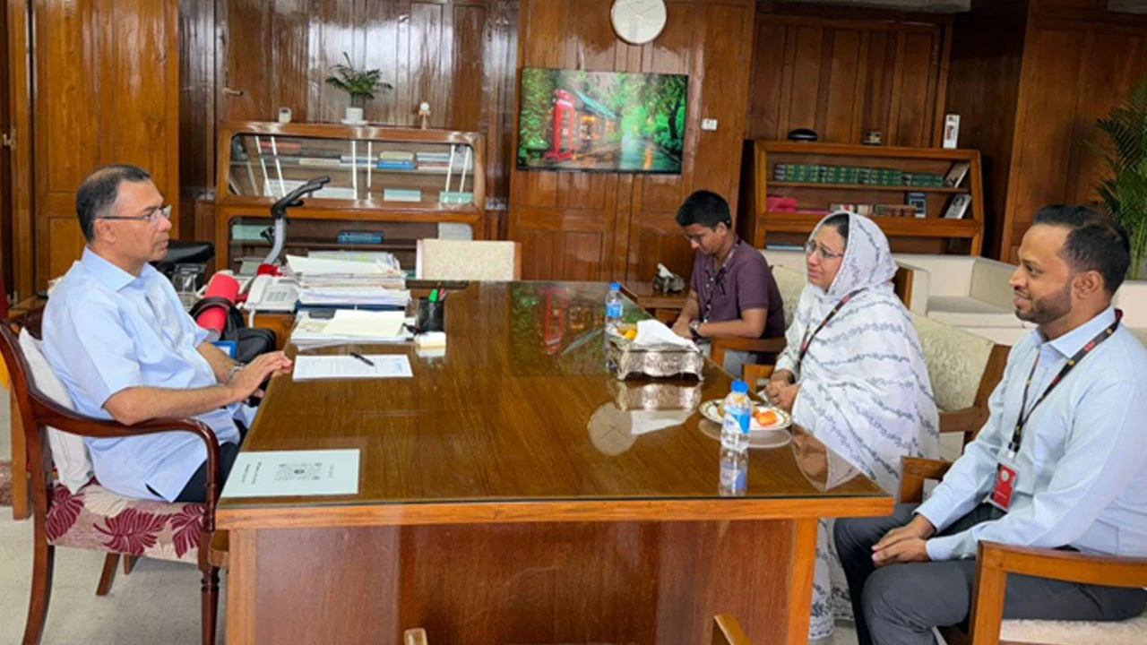জুলাই শহীদ জাহিদের মাকে চাকরির আশ্বাস প্রধানমন্ত্রীর