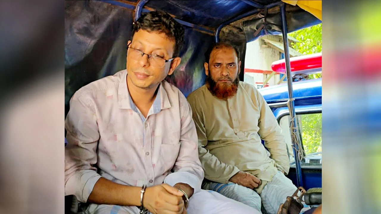 শিশুর পা মুচড়ে দেওয়ার ঘটনায় অভিযুক্ত চাচি পলাতক