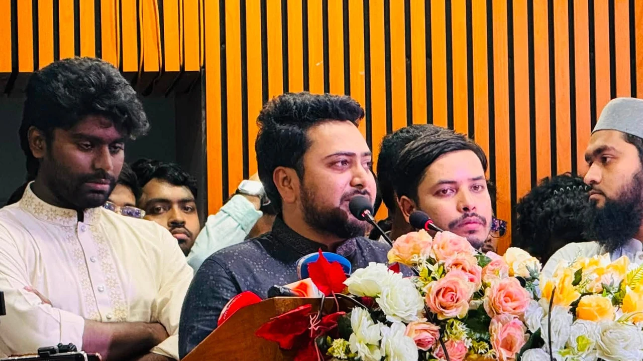 ভারত-যুক্তরাষ্ট্র কারও আধিপত্য মেনে নেবে না বাংলাদেশ: নাহিদ ইসলাম
