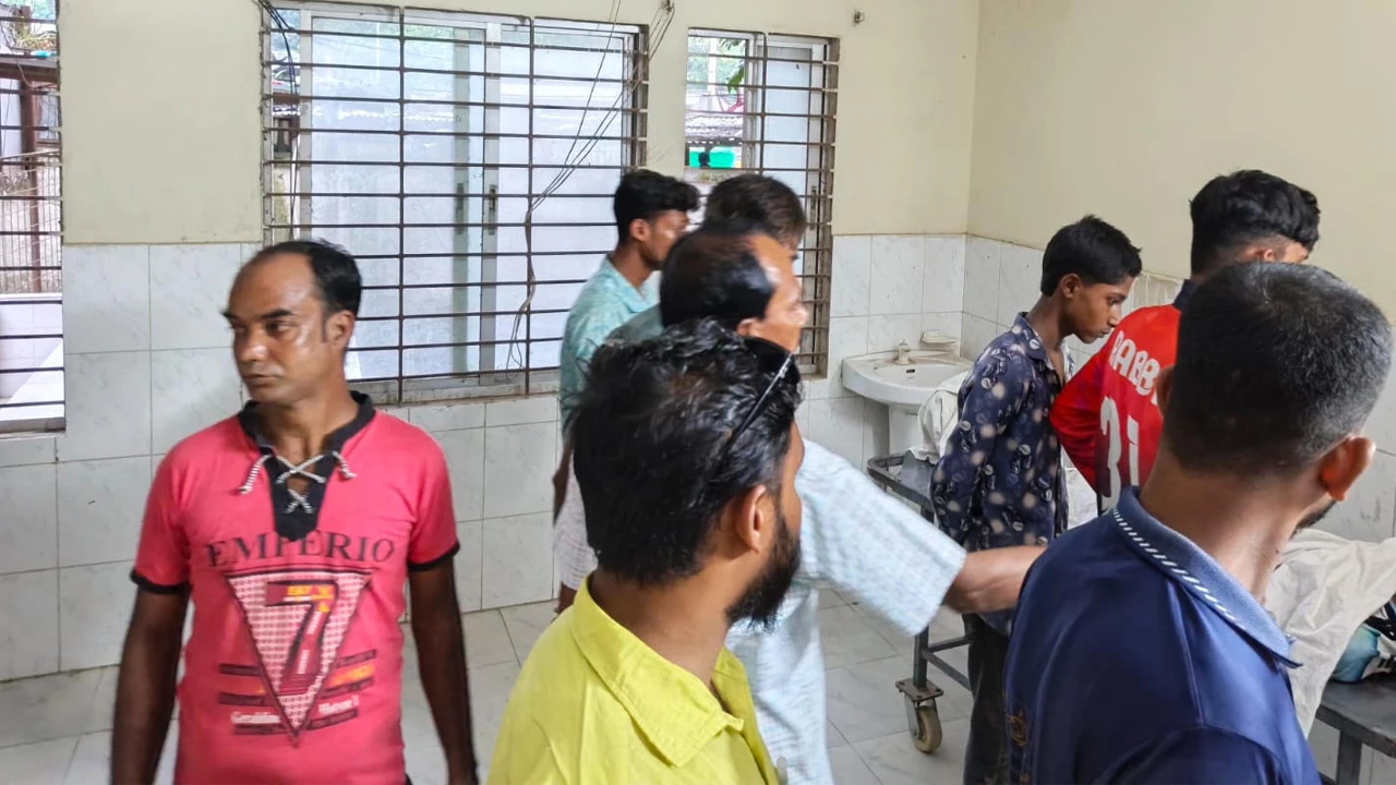 ফুটবল খেলতে গিয়ে প্রাণ গেল এক তরুণের