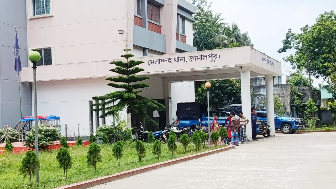 জামালপুরে খাল থেকে অজ্ঞাত ব্যক্তির মরদেহ উদ্ধার