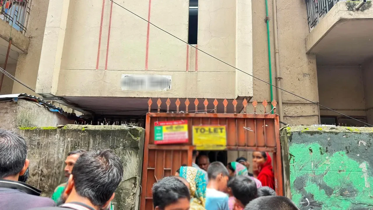স্ত্রী-শাশুড়িকে হত্যা করে কলাবাগান থানায় হাজির যুবক