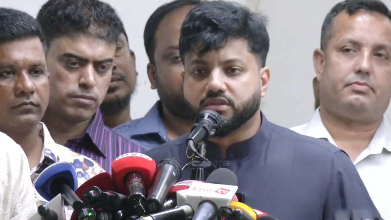 জুলাই শহীদদের কবরের টাকা মেরে খেয়েছে অন্তর্বর্তী সরকার: ইশরাক হোসেন