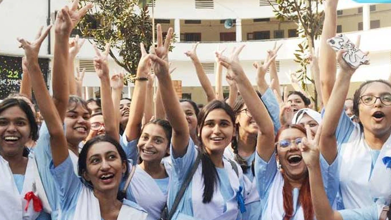এসএসসিতে পাসের হার ১৯ বছরের মধ্যে সর্বনিম্ন