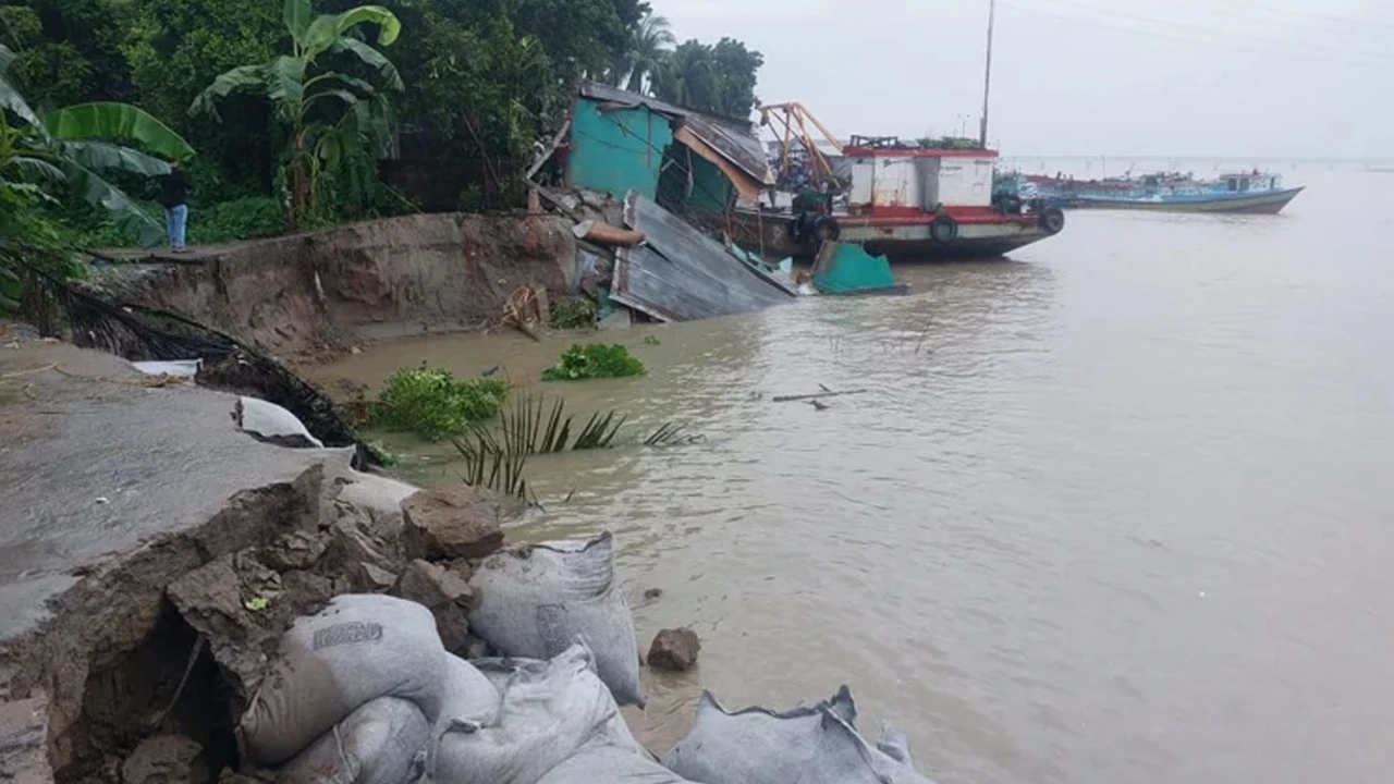জাজিরায় নদী ভাঙনে আতঙ্কিত এলাকাবাসী