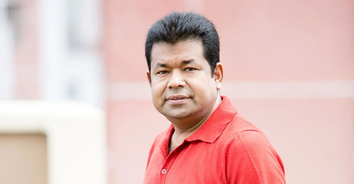 ৩০ লাখ সাবস্ক্রাইবারের মাইলফলক ছুঁলেন মনির খান